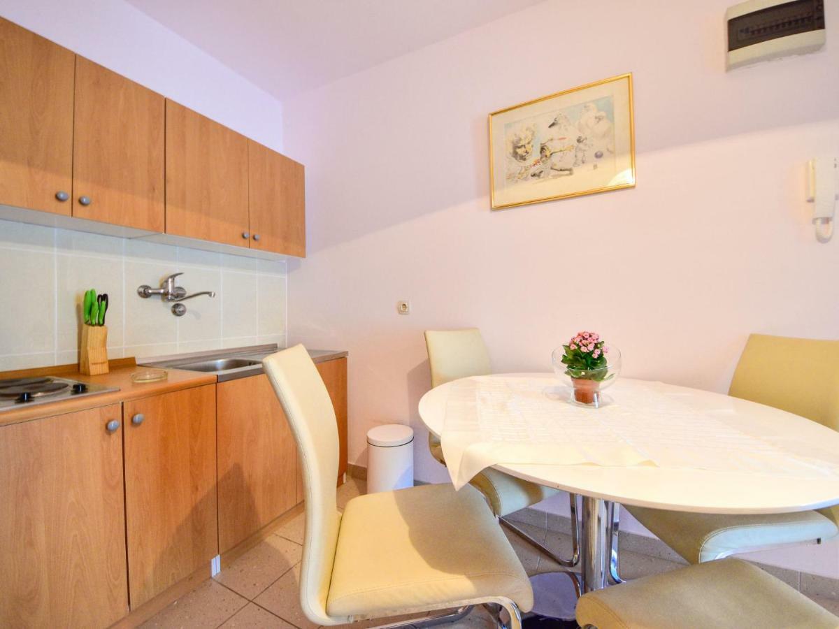 Apartment Fani-2 By Interhome Banjol المظهر الخارجي الصورة